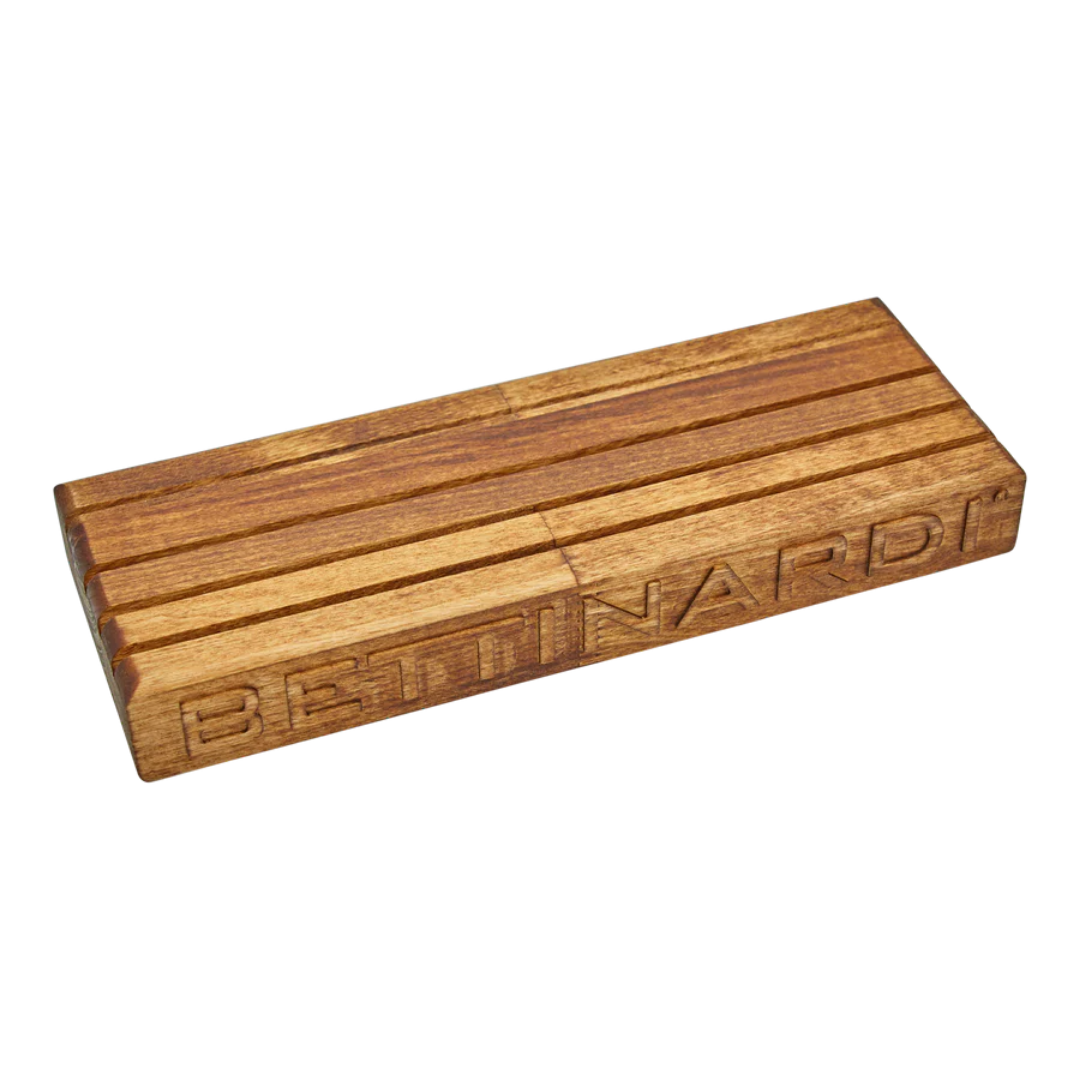 HAND-CRAFTED BETTINARDI BALL MARKER / DIVOT TOOL DISPLAY